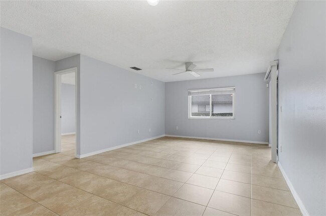 Building Photo - 2701 Countryside Blvd