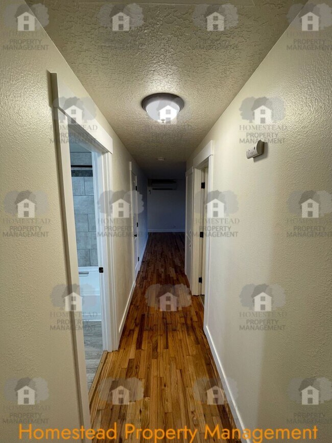 Building Photo - 425 S 8th St