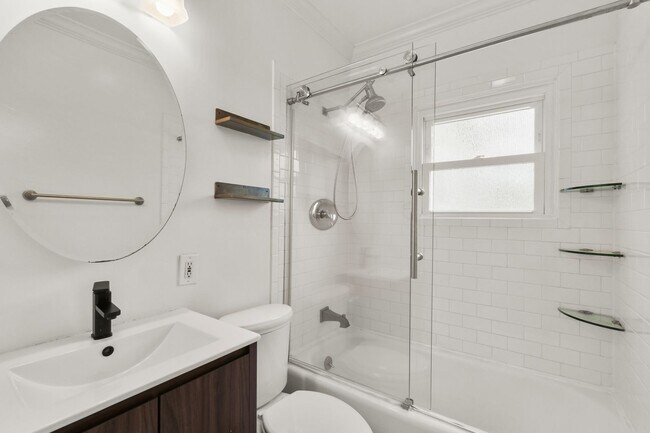 Building Photo - 4740 W Mountain View Dr