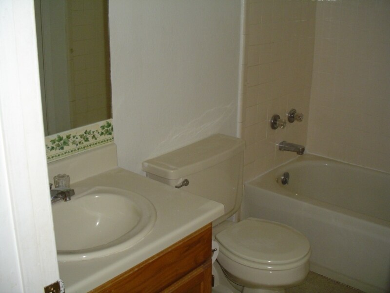 Building Photo - 9645 Mallard Loop