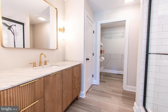 Building Photo - 14 Sandy Ln