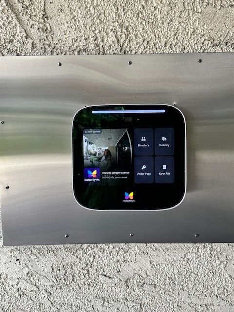 Building Photo - 8400 De Longpre Ave