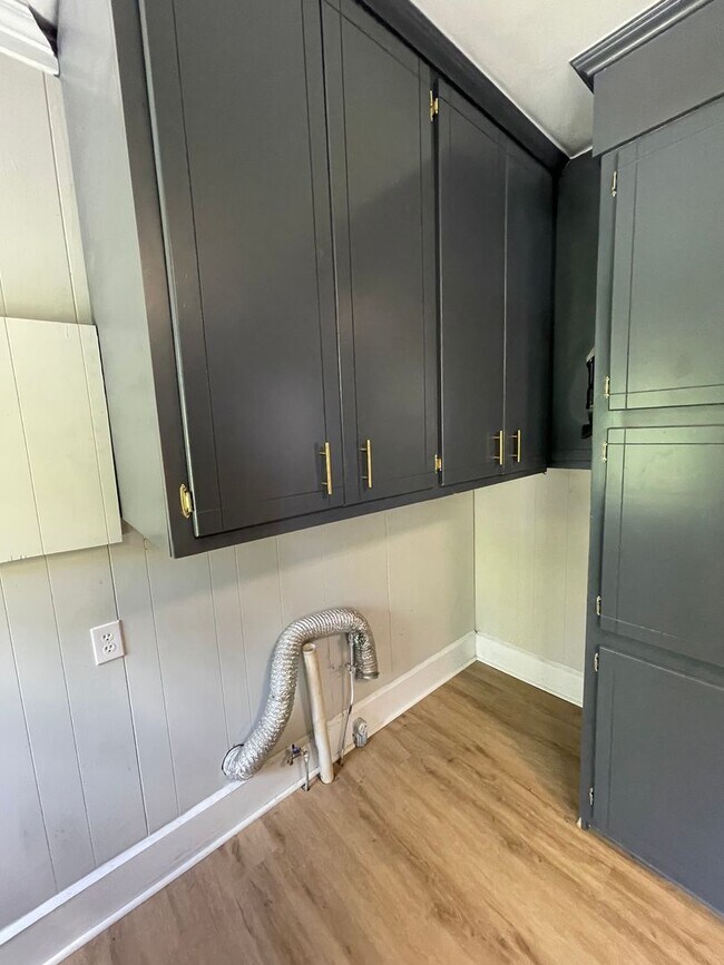 Building Photo - Large 2/1 House in Celanese- $1,495