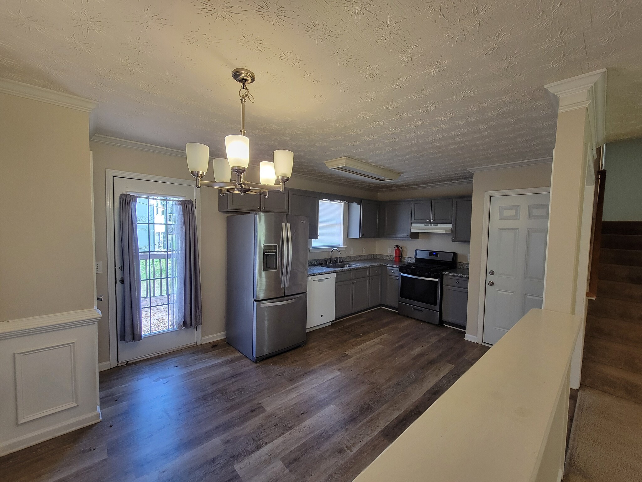 Building Photo - 121 Brooke Dr