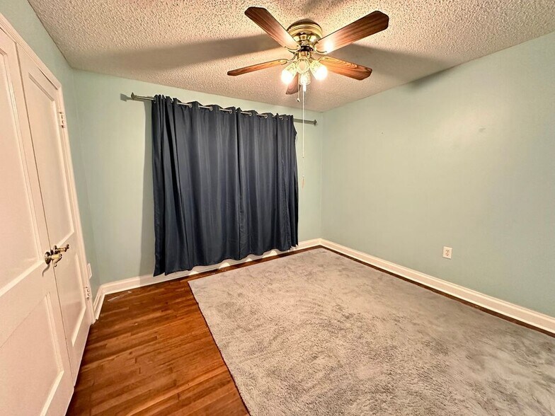 Building Photo - 10420 Ware Street