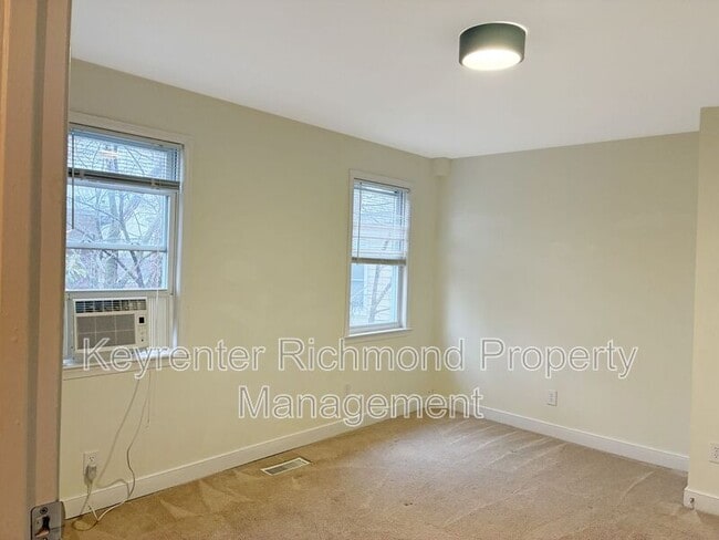 Building Photo - 2003 Cedar St