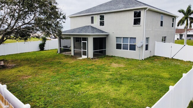 Building Photo - 1722 NW 5th St