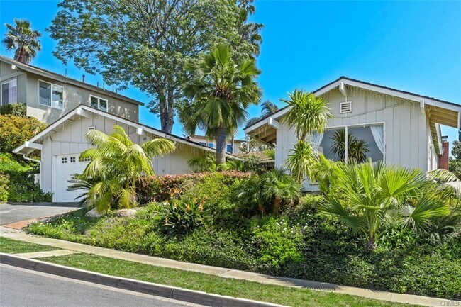 Building Photo - 3068 Zell Dr