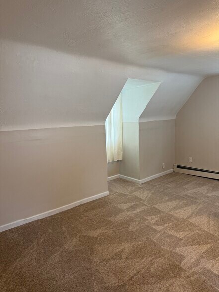 Building Photo - 1113 Logan Ave