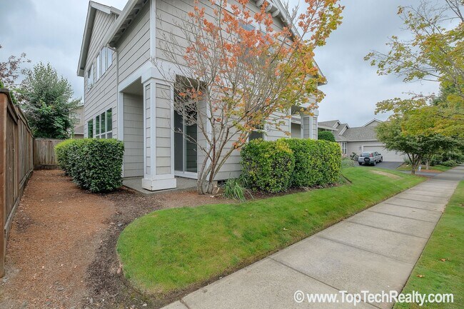 Building Photo - Lovely Traditional 2BD · 2.5BA + Office/De...