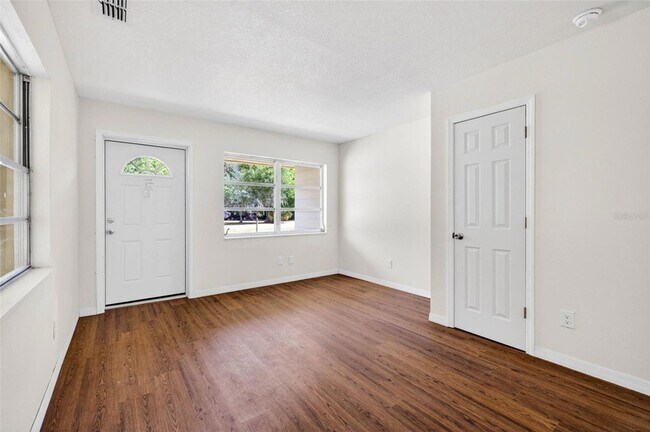 Building Photo - 34816 Evergreen Way
