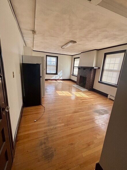 Building Photo - 26 Breed St