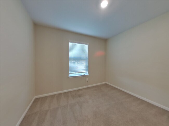 Building Photo - 821 Painted Bison Dr