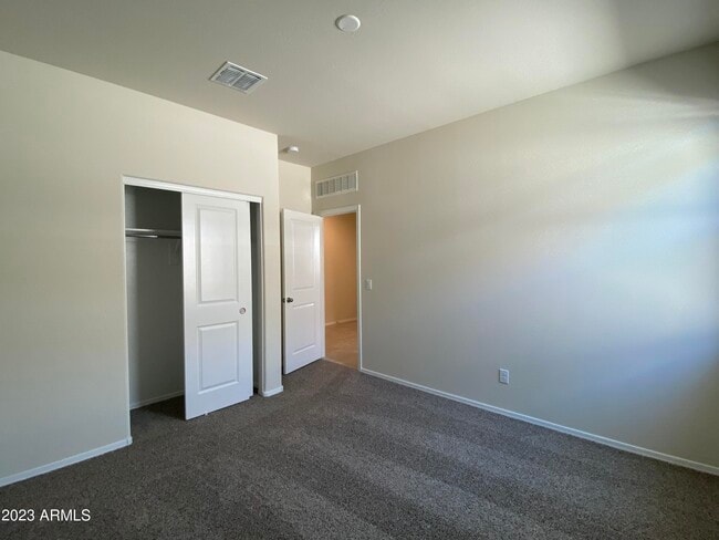 Building Photo - 1166 W Avalon Canyon Dr