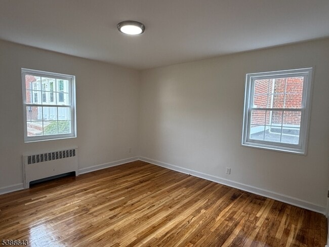 Building Photo - 13 W Roselle Ave