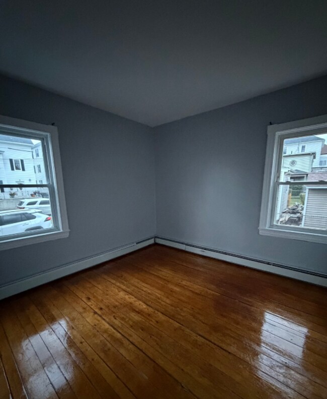 Building Photo - 1879 N Main St