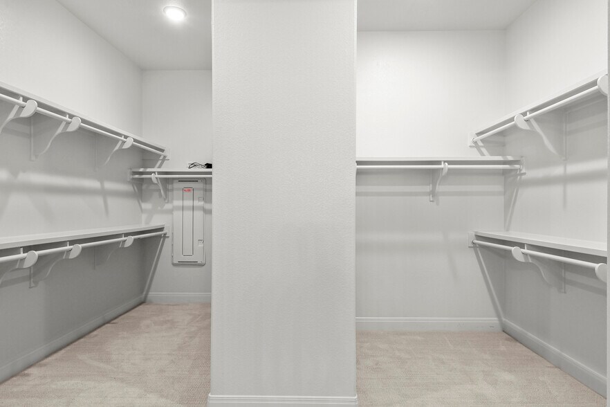 Building Photo - 299 Peakside Cir