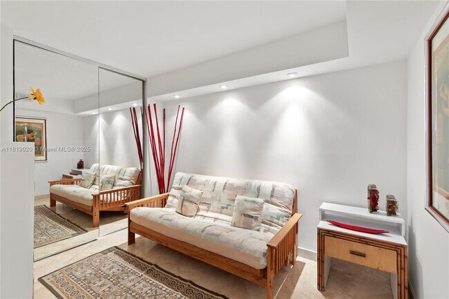 Building Photo - 881 Ocean Dr