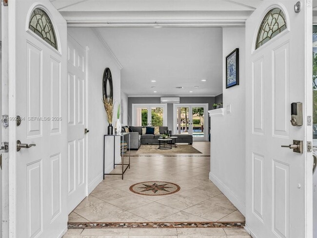 Building Photo - 413 Tamarind Dr