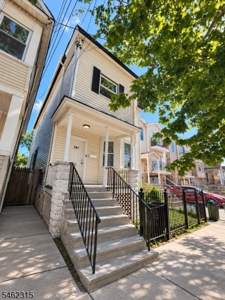 Building Photo - 537 S Park St