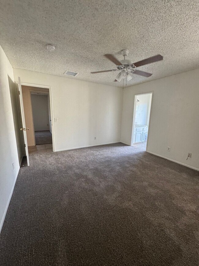 Building Photo - 25831 Temple Dr
