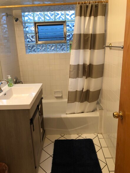 Building Photo - 1140 Ferdinand Ave Apt 9
