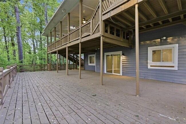 Building Photo - 9485 Martin Rd