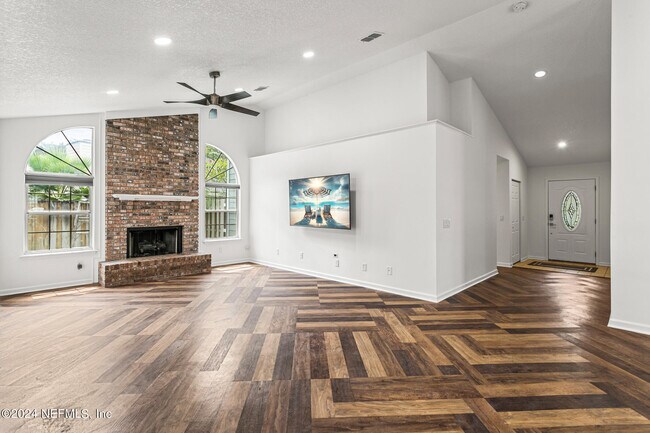 Building Photo - 8621 Goodbys Trace Dr