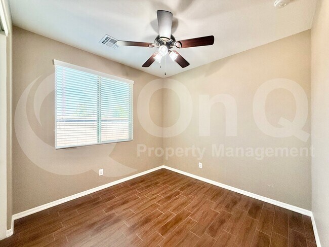 Building Photo - 293 E Glacier Dr