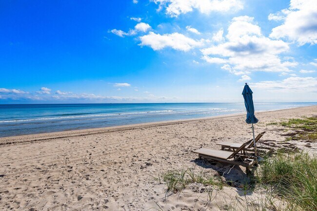 Building Photo - 3421 S Ocean Blvd