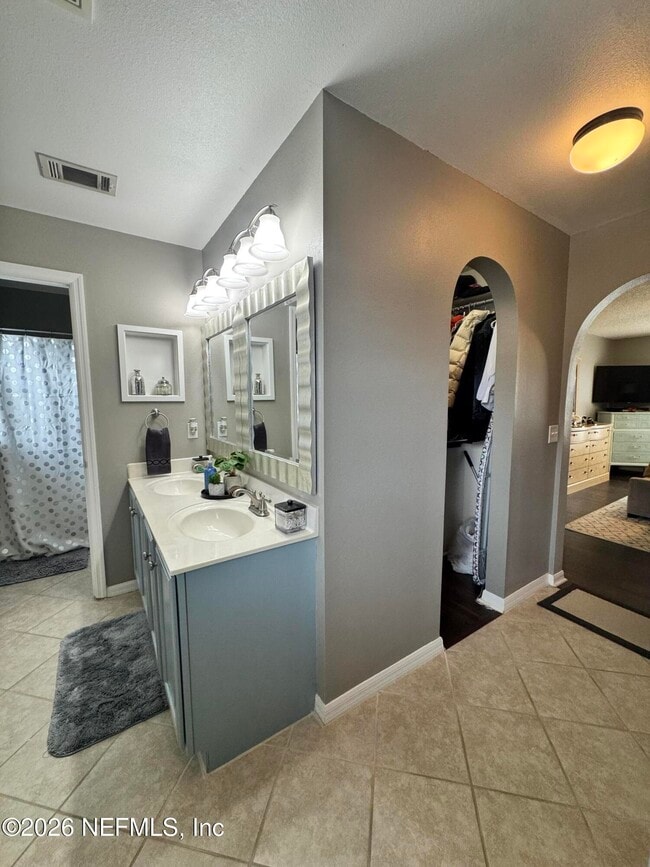 Building Photo - 12341 Glenn Hollow Dr