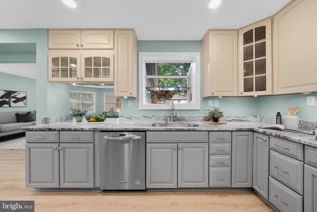 Building Photo - 10429 Headly Ct