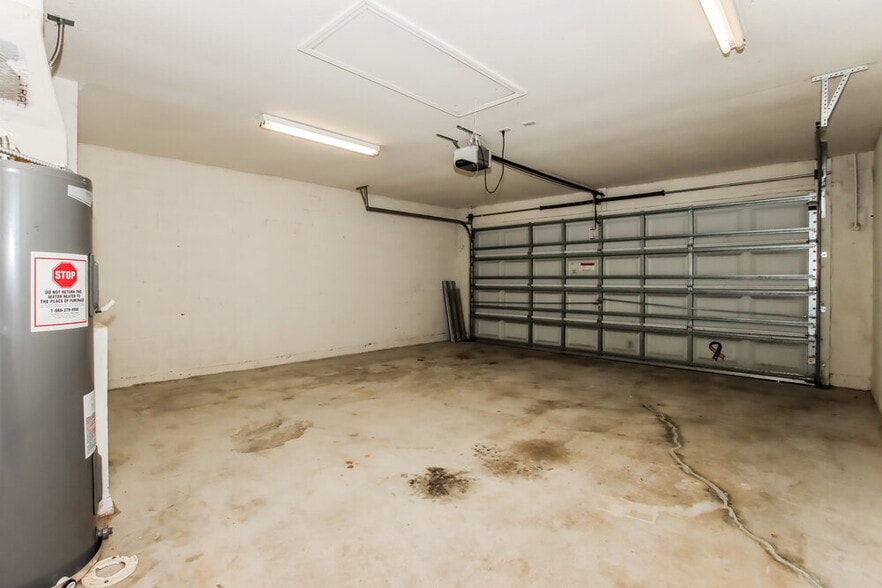 Building Photo - 7786 104th Ct