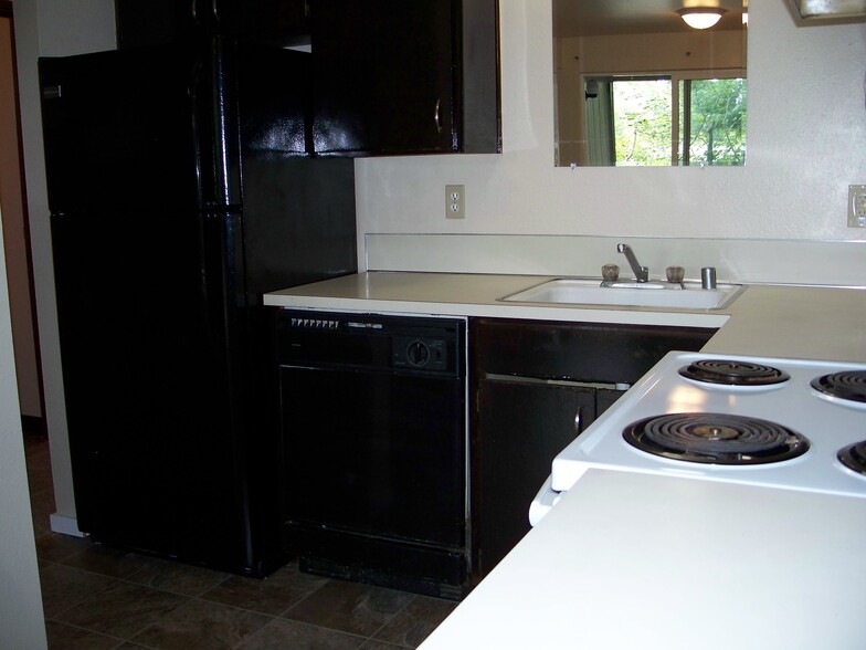 Building Photo - 11020 122nd St E