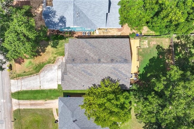 Building Photo - 1578 Lincoln Ave SE