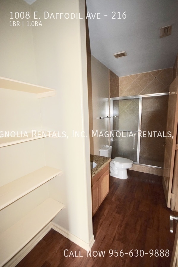 Building Photo - 1008 E Daffodil Ave