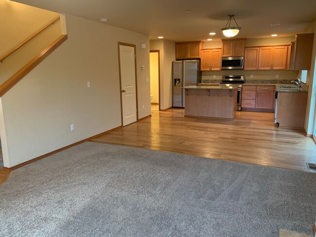 Building Photo - 3 Bedroom 2.5 Bathroom Home in Cordata Nei...