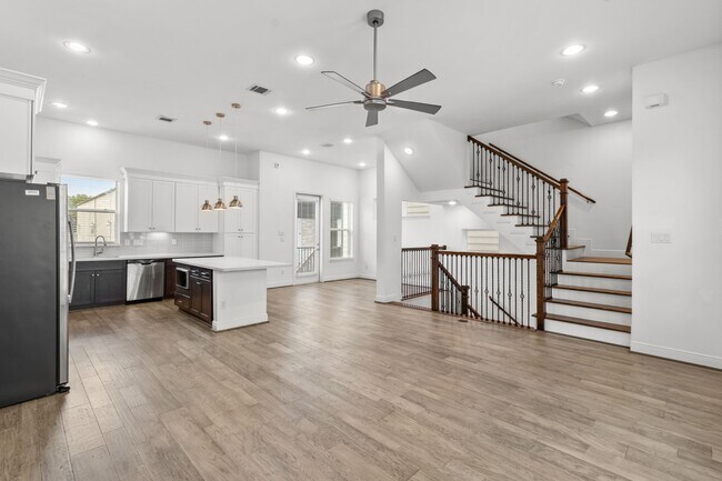 Building Photo - 2718 McGowen St