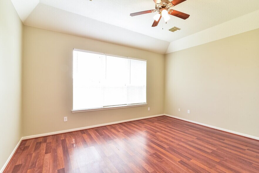 Building Photo - 2730 Hazy Creek Dr