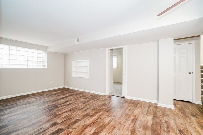 Building Photo - 6544 Portsmouth Dr