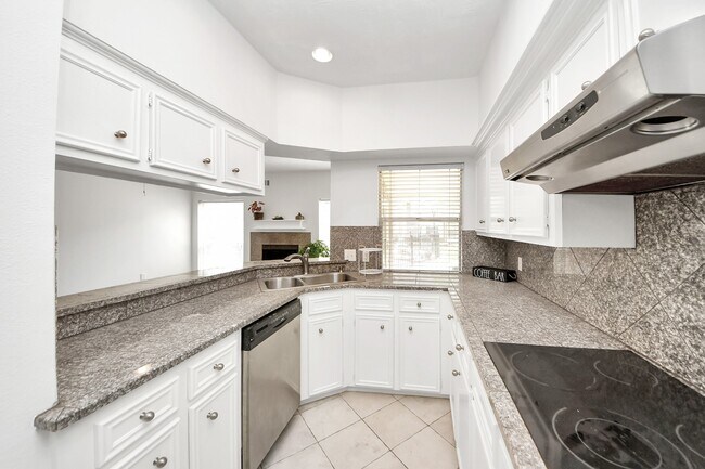 Building Photo - 5515 Strack Rd