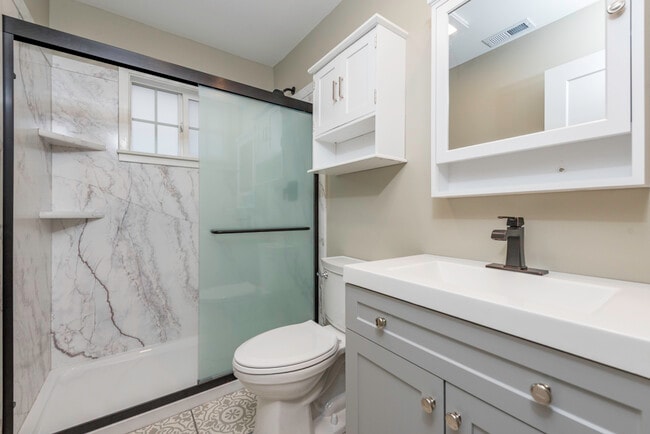 Building Photo - 42076 N East Rd