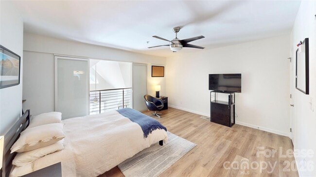 Building Photo - 521 N Graham St