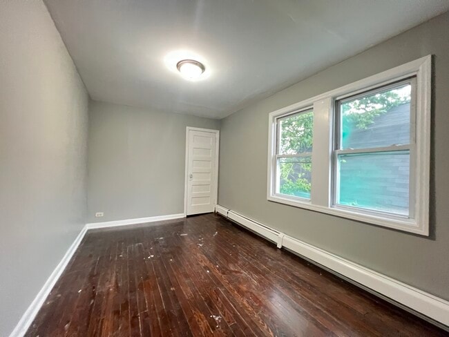 Building Photo - 35 Schuyler Ave