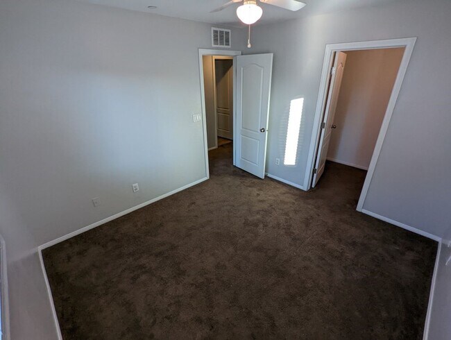 Building Photo - 7760 Floral Fabric Ct