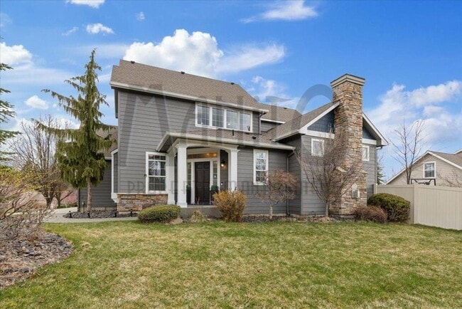 Building Photo - Spacious Trickle Creek Home