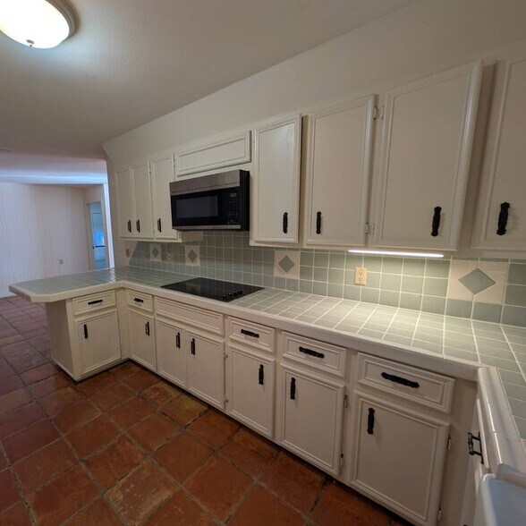 Building Photo - 1112 Upas Ave