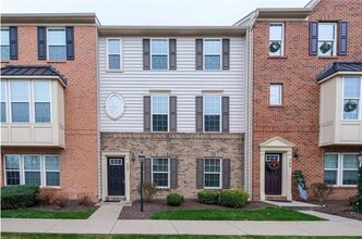 Building Photo - 403 Pointe View Dr