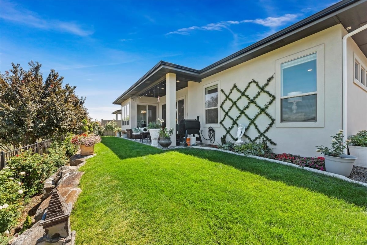 Building Photo - 680 E Sicily Dr