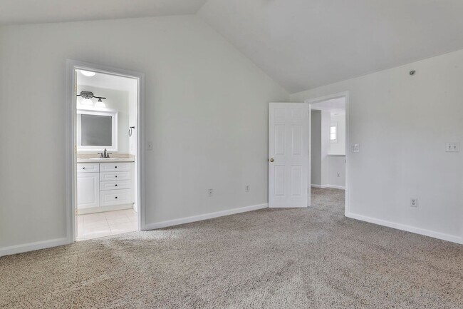 Building Photo - 92 Barrington Ave